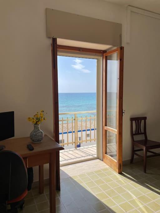Panoramico Appartamento Lido Conchiglie Gallipoli Extérieur photo